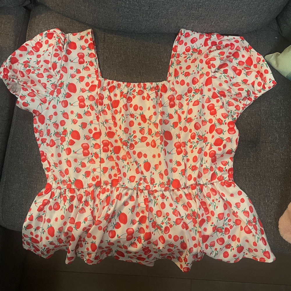 Brand new, Belle Poque, XL, Strawberry Printed, Peplum Hem Top